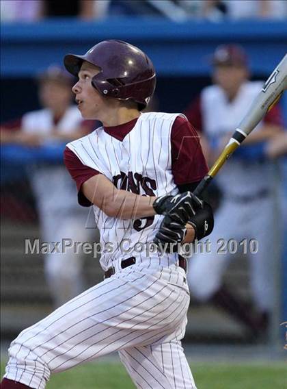 Thumbnail 2 in Lyons vs. Cuba-Rushford (Section 5 Class C Final) photogallery.