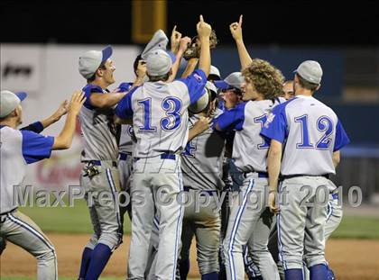 Thumbnail 3 in Lyons vs. Cuba-Rushford (Section 5 Class C Final) photogallery.