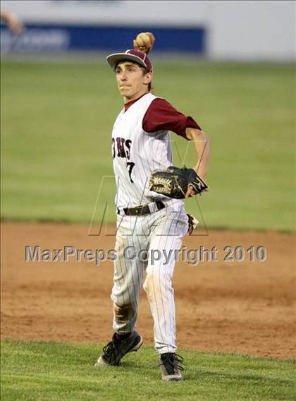 Thumbnail 2 in Lyons vs. Cuba-Rushford (Section 5 Class C Final) photogallery.