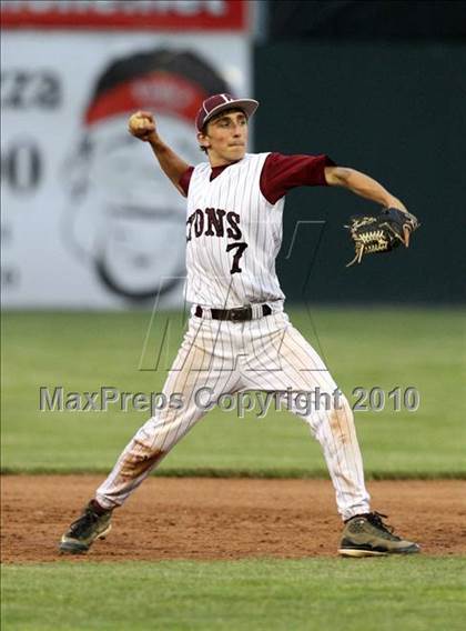 Thumbnail 2 in Lyons vs. Cuba-Rushford (Section 5 Class C Final) photogallery.