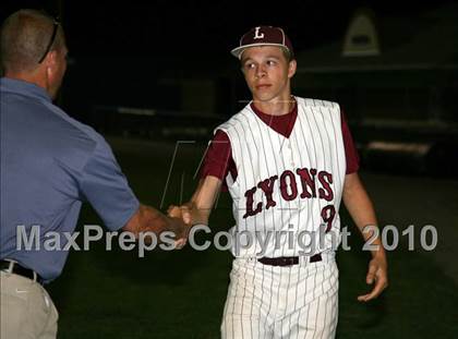 Thumbnail 3 in Lyons vs. Cuba-Rushford (Section 5 Class C Final) photogallery.