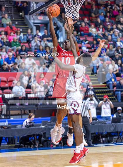 Thumbnail 2 in Tappan Zee vs Binghamton (NYSPHSAA Class AA Semifinal) photogallery.