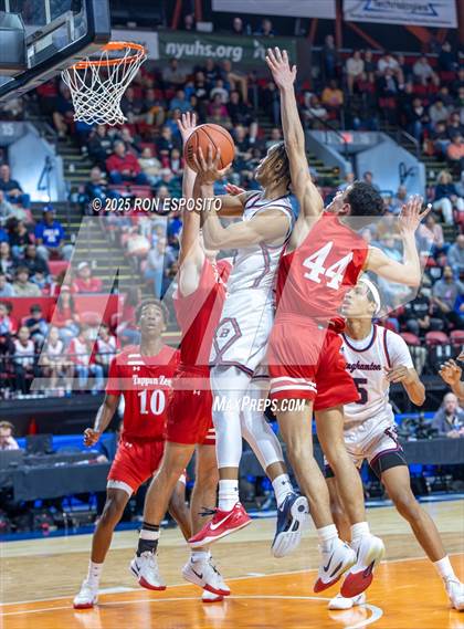 Thumbnail 3 in Tappan Zee vs Binghamton (NYSPHSAA Class AA Semifinal) photogallery.