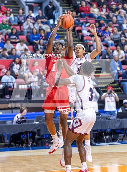 Thumbnail 1 in Tappan Zee vs Binghamton (NYSPHSAA Class AA Semifinal) photogallery.