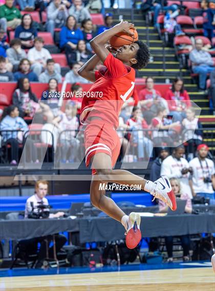 Thumbnail 1 in Tappan Zee vs Binghamton (NYSPHSAA Class AA Semifinal) photogallery.