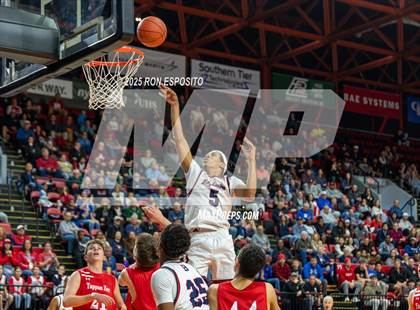 Thumbnail 1 in Tappan Zee vs Binghamton (NYSPHSAA Class AA Semifinal) photogallery.