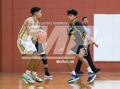 Thumbnail 2 in Crystal City vs. Rio Hondo (UIL 4A Area Playoffs) photogallery.
