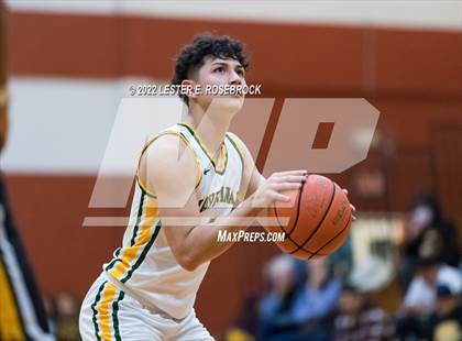 Thumbnail 2 in Crystal City vs. Rio Hondo (UIL 4A Area Playoffs) photogallery.