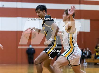Thumbnail 3 in Crystal City vs. Rio Hondo (UIL 4A Area Playoffs) photogallery.