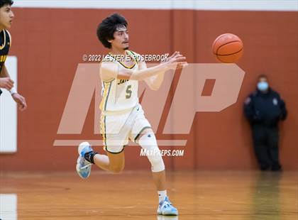 Thumbnail 3 in Crystal City vs. Rio Hondo (UIL 4A Area Playoffs) photogallery.