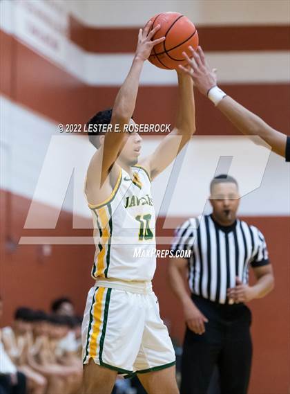 Thumbnail 3 in Crystal City vs. Rio Hondo (UIL 4A Area Playoffs) photogallery.