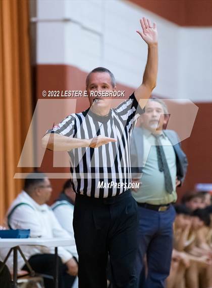 Thumbnail 2 in Crystal City vs. Rio Hondo (UIL 4A Area Playoffs) photogallery.