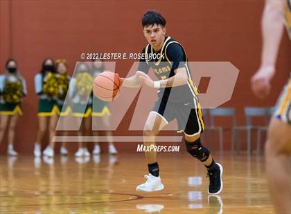 Thumbnail 3 in Crystal City vs. Rio Hondo (UIL 4A Area Playoffs) photogallery.