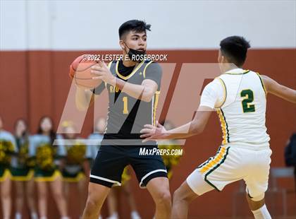 Thumbnail 1 in Crystal City vs. Rio Hondo (UIL 4A Area Playoffs) photogallery.