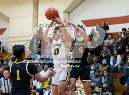 Thumbnail 2 in Crystal City vs. Rio Hondo (UIL 4A Area Playoffs) photogallery.
