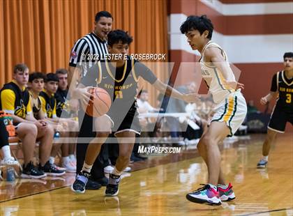 Thumbnail 1 in Crystal City vs. Rio Hondo (UIL 4A Area Playoffs) photogallery.