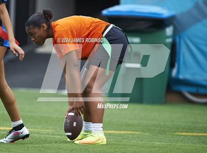Thumbnail 2 in Stanton vs FAMU DRS (Jaguars Preseason Classic) photogallery.
