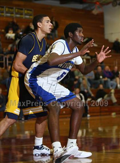 Thumbnail 3 in Windward vs. Bellevue (MaxPreps Holiday Classic) photogallery.