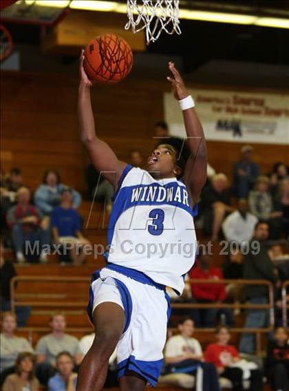 Thumbnail 1 in Windward vs. Bellevue (MaxPreps Holiday Classic) photogallery.