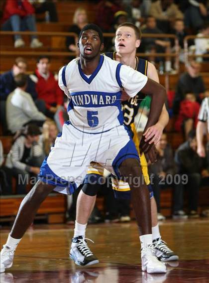 Thumbnail 3 in Windward vs. Bellevue (MaxPreps Holiday Classic) photogallery.