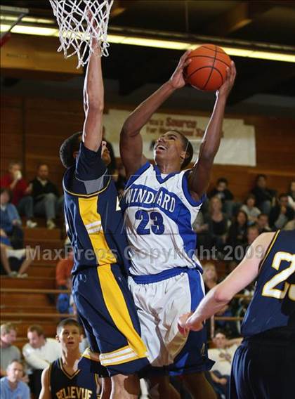 Thumbnail 3 in Windward vs. Bellevue (MaxPreps Holiday Classic) photogallery.