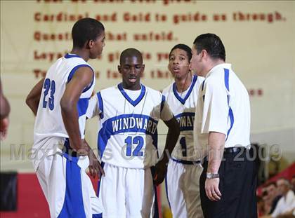 Thumbnail 3 in Windward vs. Bellevue (MaxPreps Holiday Classic) photogallery.