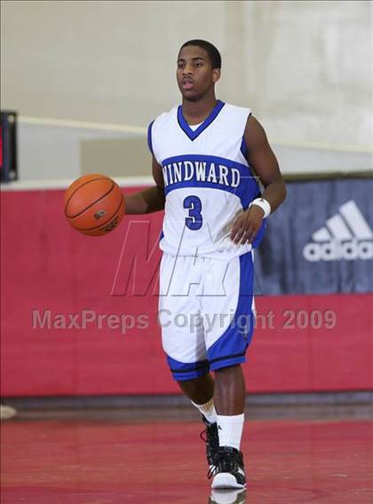 Thumbnail 1 in Windward vs. Bellevue (MaxPreps Holiday Classic) photogallery.
