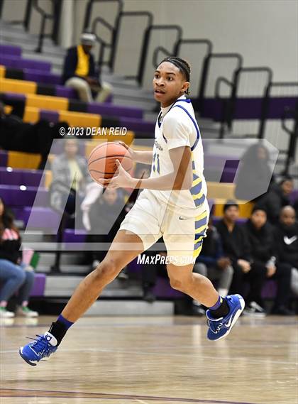 Thumbnail 2 in St. Francis de Sales vs Farragut (Bob Hambric Shootout) photogallery.