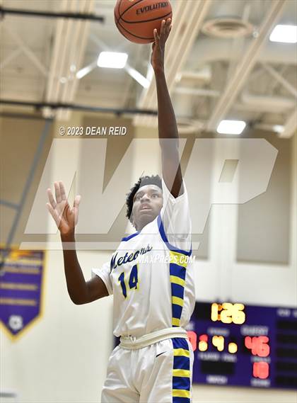 Thumbnail 1 in St. Francis de Sales vs Farragut (Bob Hambric Shootout) photogallery.
