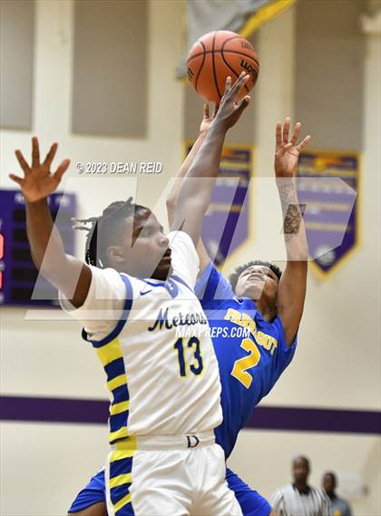 Thumbnail 1 in St. Francis de Sales vs Farragut (Bob Hambric Shootout) photogallery.