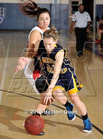 Thumbnail 1 in Alta vs West Seattle (MaxPreps Holiday Classic) photogallery.
