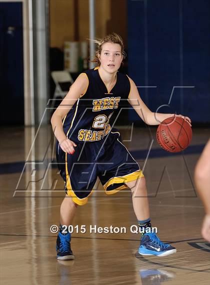 Thumbnail 3 in Alta vs West Seattle (MaxPreps Holiday Classic) photogallery.