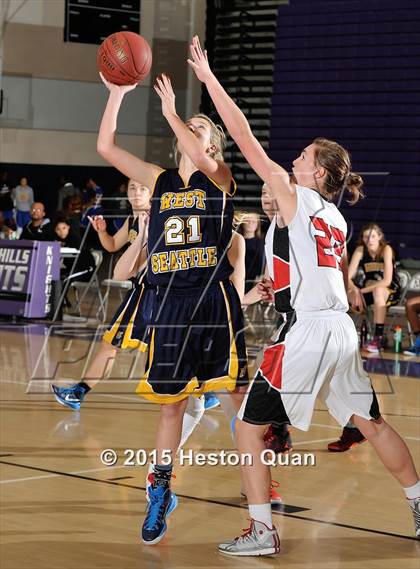 Thumbnail 2 in Alta vs West Seattle (MaxPreps Holiday Classic) photogallery.