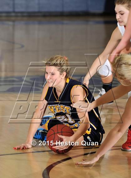 Thumbnail 3 in Alta vs West Seattle (MaxPreps Holiday Classic) photogallery.