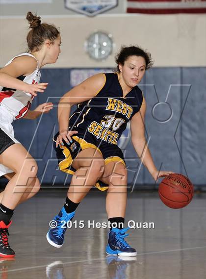 Thumbnail 3 in Alta vs West Seattle (MaxPreps Holiday Classic) photogallery.