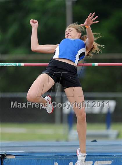 Thumbnail 1 in NCHSAA 4A Track & Field Championships photogallery.