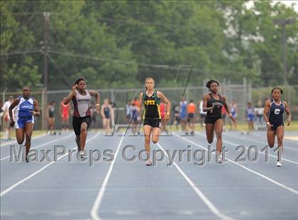 Thumbnail 2 in NCHSAA 4A Track & Field Championships photogallery.