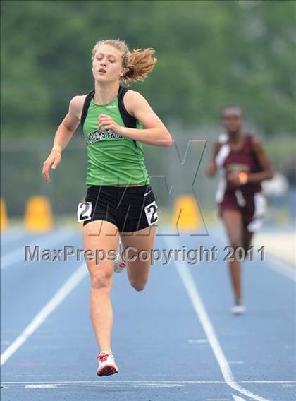 Thumbnail 1 in NCHSAA 4A Track & Field Championships photogallery.