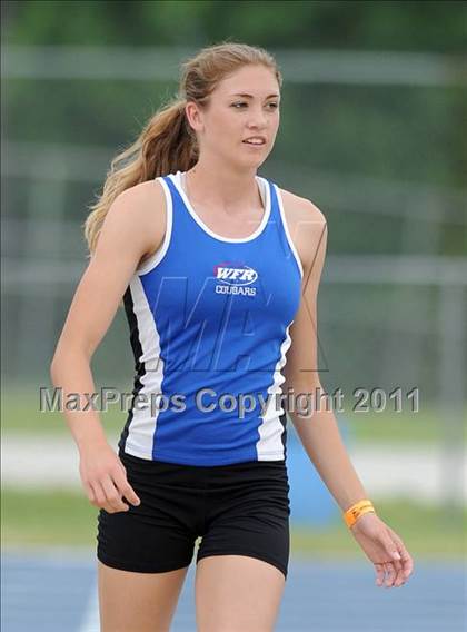 Thumbnail 1 in NCHSAA 4A Track & Field Championships photogallery.