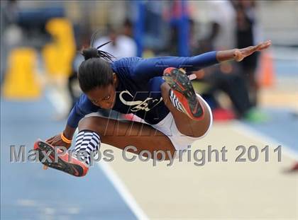 Thumbnail 1 in NCHSAA 4A Track & Field Championships photogallery.