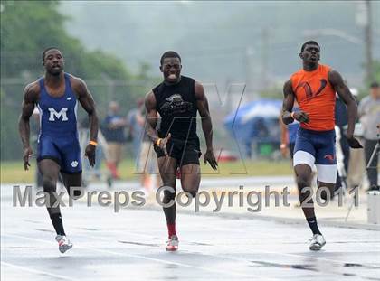 Thumbnail 1 in NCHSAA 4A Track & Field Championships photogallery.