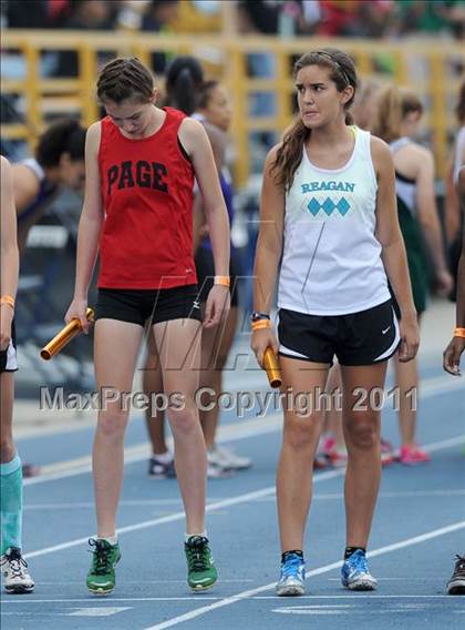 Thumbnail 1 in NCHSAA 4A Track & Field Championships photogallery.