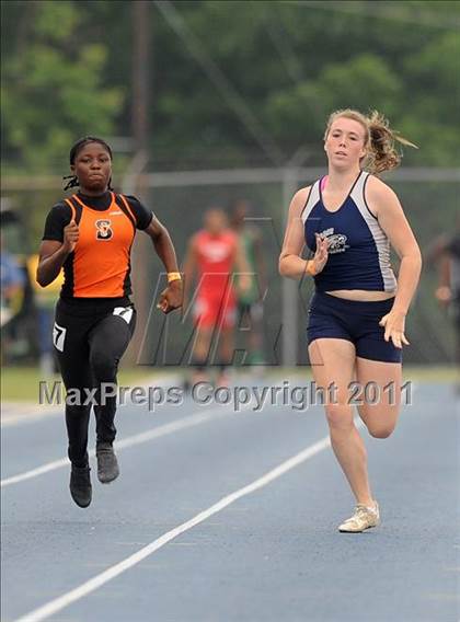 Thumbnail 3 in NCHSAA 4A Track & Field Championships photogallery.