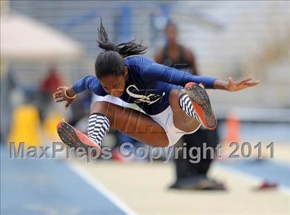 Thumbnail 1 in NCHSAA 4A Track & Field Championships photogallery.