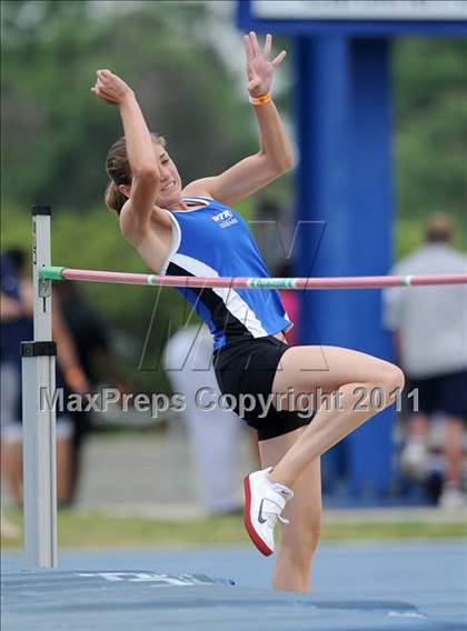 Thumbnail 2 in NCHSAA 4A Track & Field Championships photogallery.