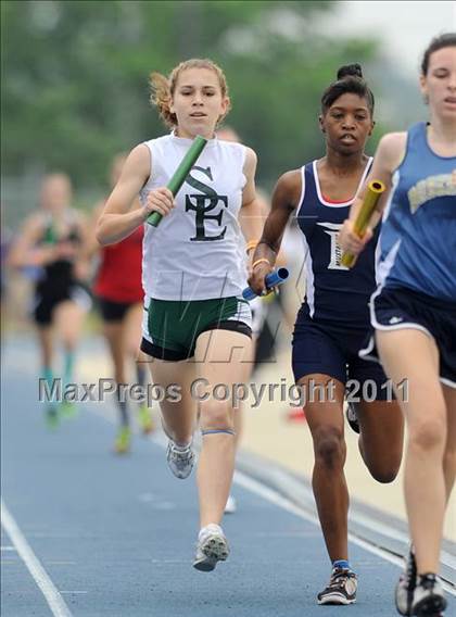 Thumbnail 2 in NCHSAA 4A Track & Field Championships photogallery.