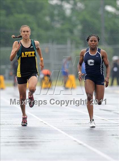 Thumbnail 2 in NCHSAA 4A Track & Field Championships photogallery.