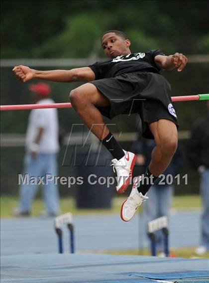 Thumbnail 1 in NCHSAA 4A Track & Field Championships photogallery.