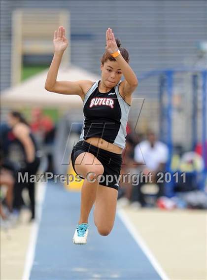 Thumbnail 1 in NCHSAA 4A Track & Field Championships photogallery.