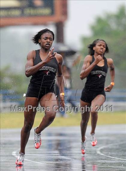Thumbnail 2 in NCHSAA 4A Track & Field Championships photogallery.
